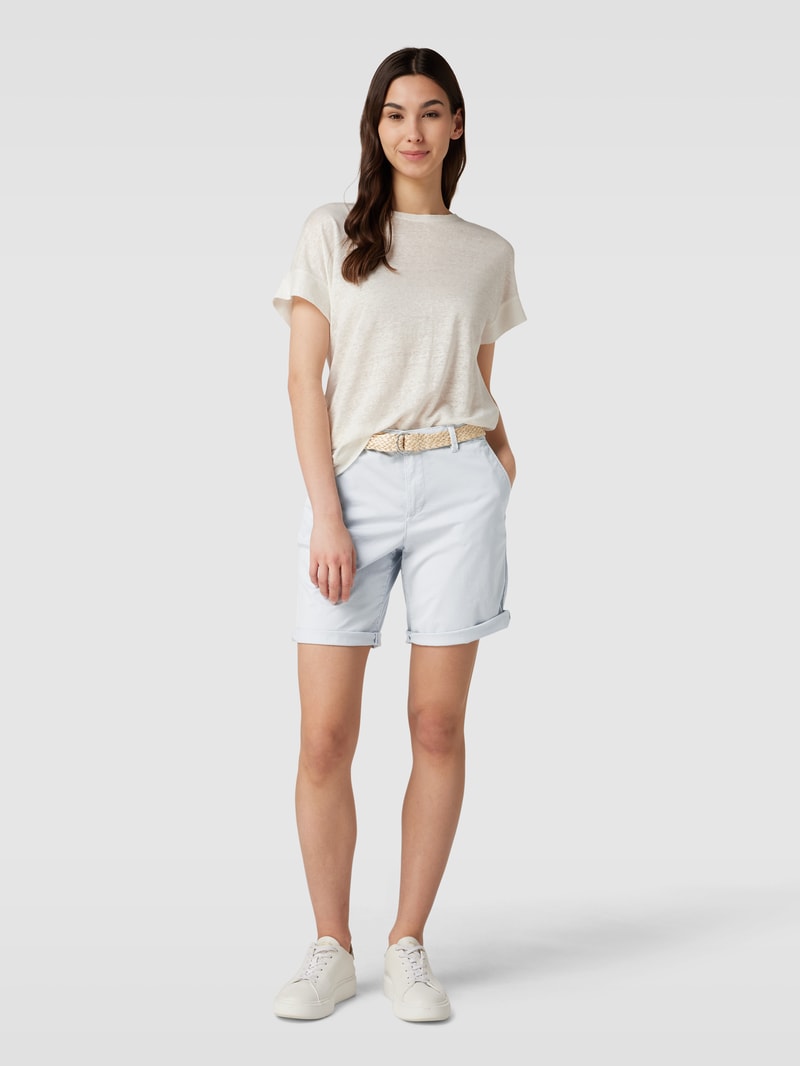 Shorts mit Gürtel in hellblau