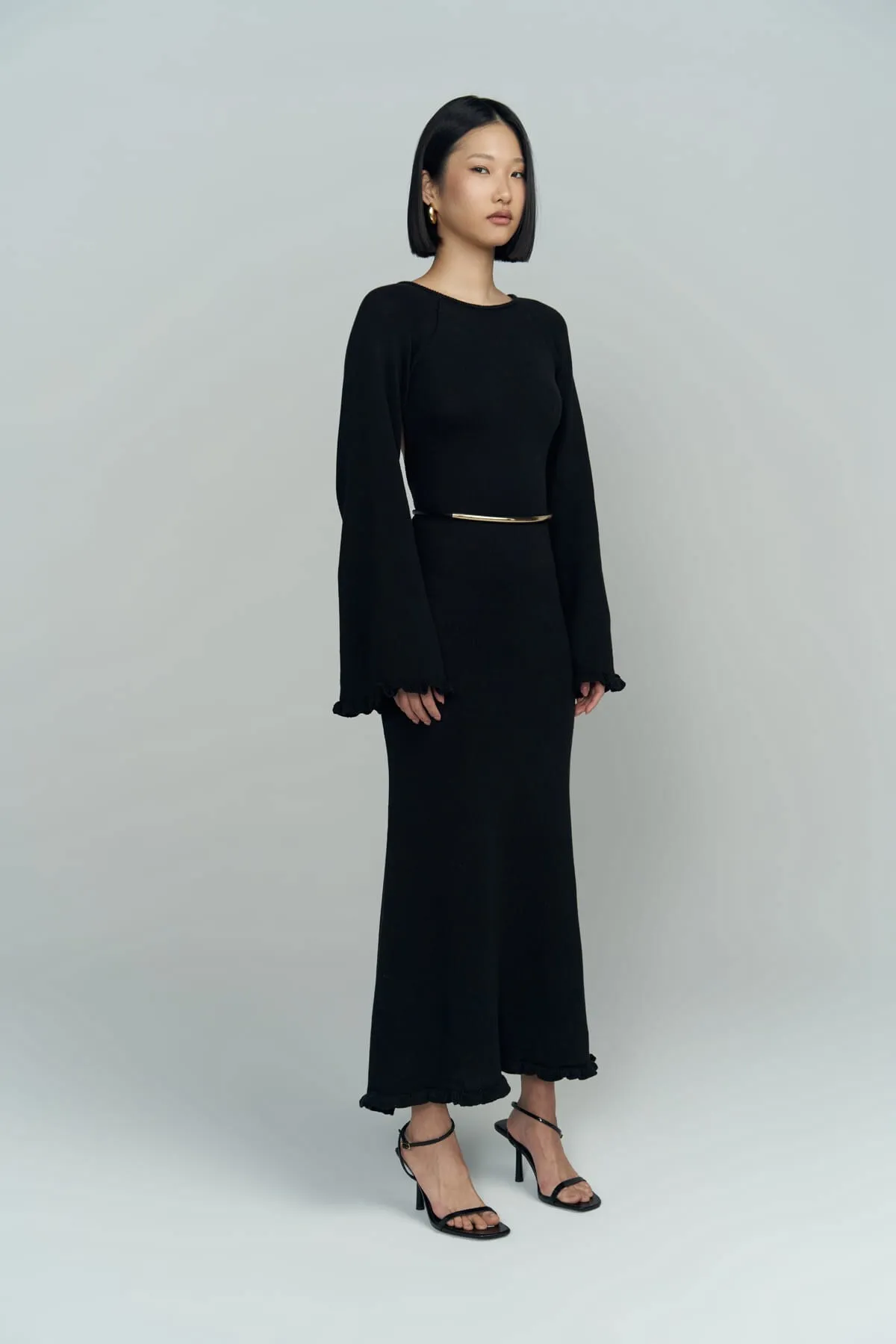 BOHEMAİ  Schwarzes Strickkleid mit tiefem Ausschnitt „Angela Back“