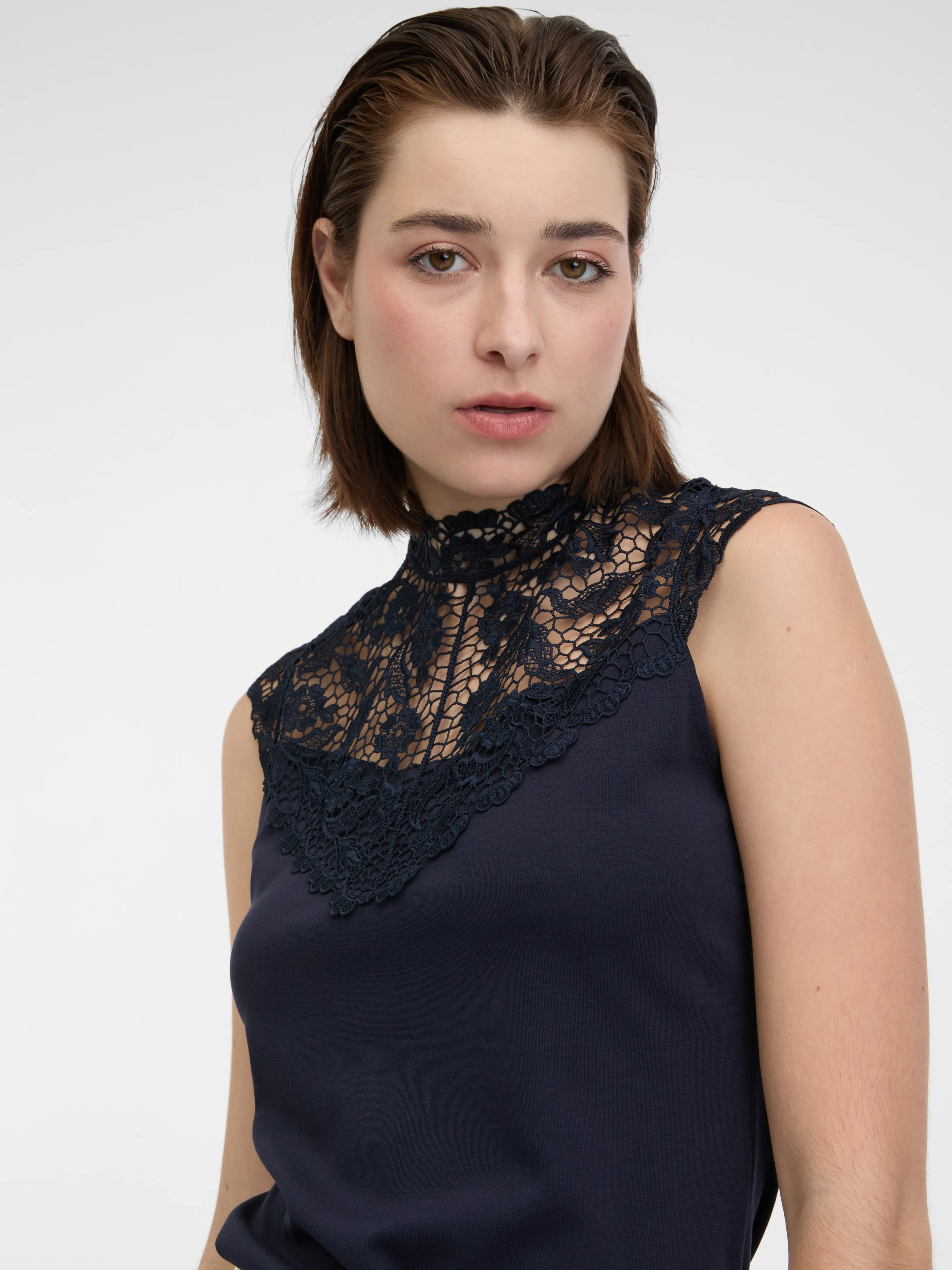 Dunkelblaues Damen-T-Shirt mit Spitzendetail ORSAY
