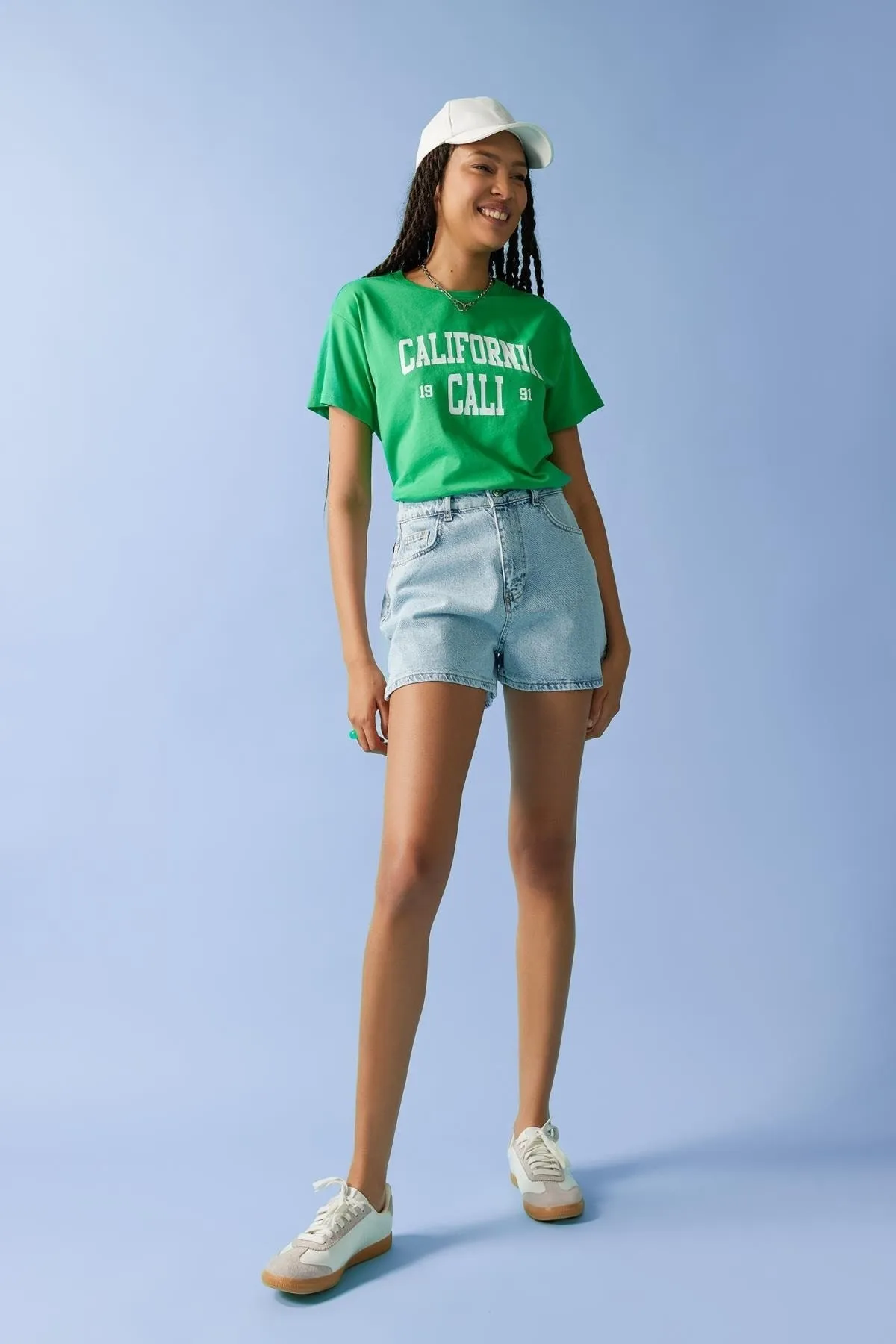 DeFacto  Jeansshorts mit hoher Taille im Mom-Fit aus 100 % Baumwolle A2628ax23sm