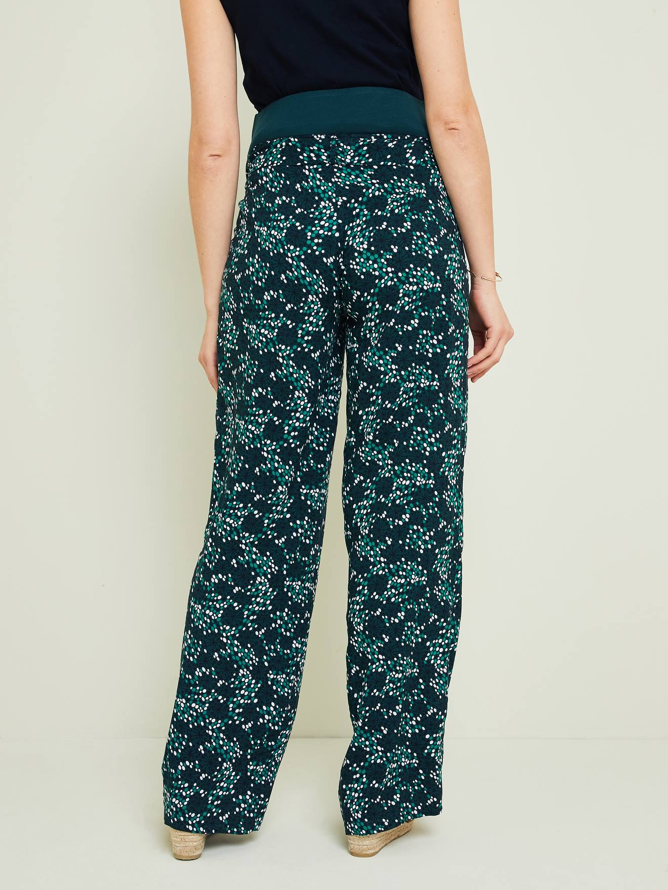 Pantalon de grossesse en viscose imprimée fleuri vert imprimé terracota