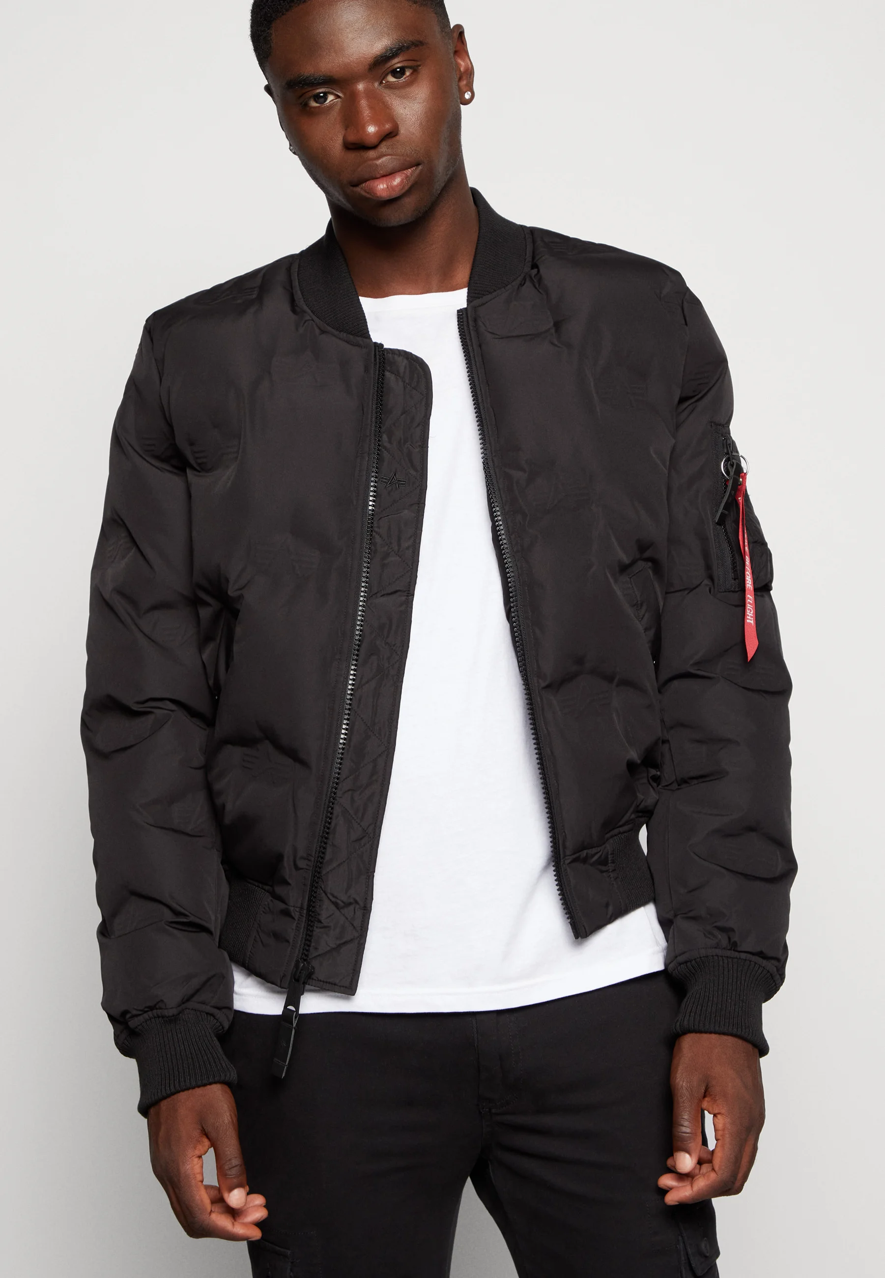 Chaqueta bomber acolchada con el logotipo MA-1 de Alpha Industries