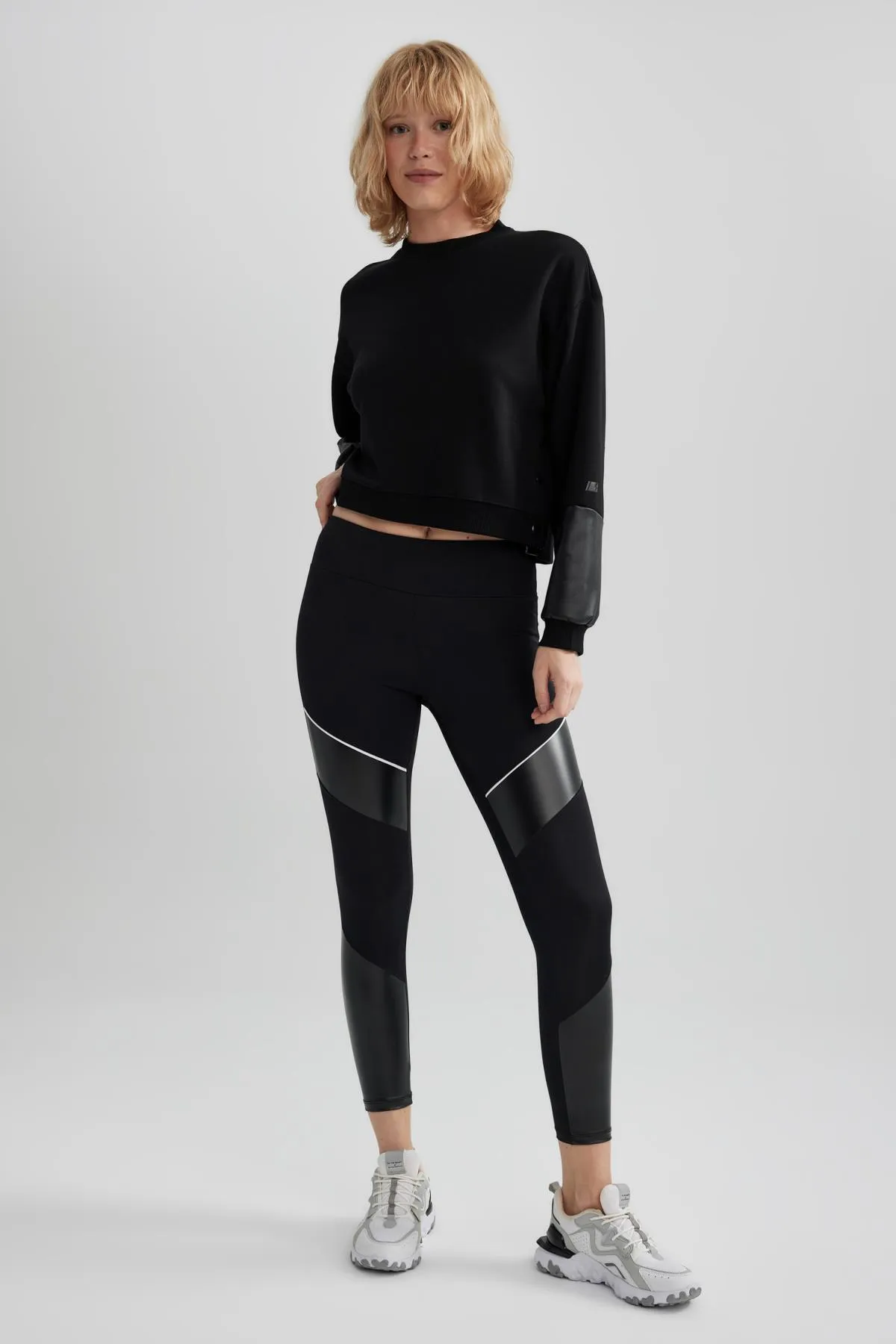 DeFacto  Sport-Strumpfhose mit körperbetonter Passform A5647ax23au