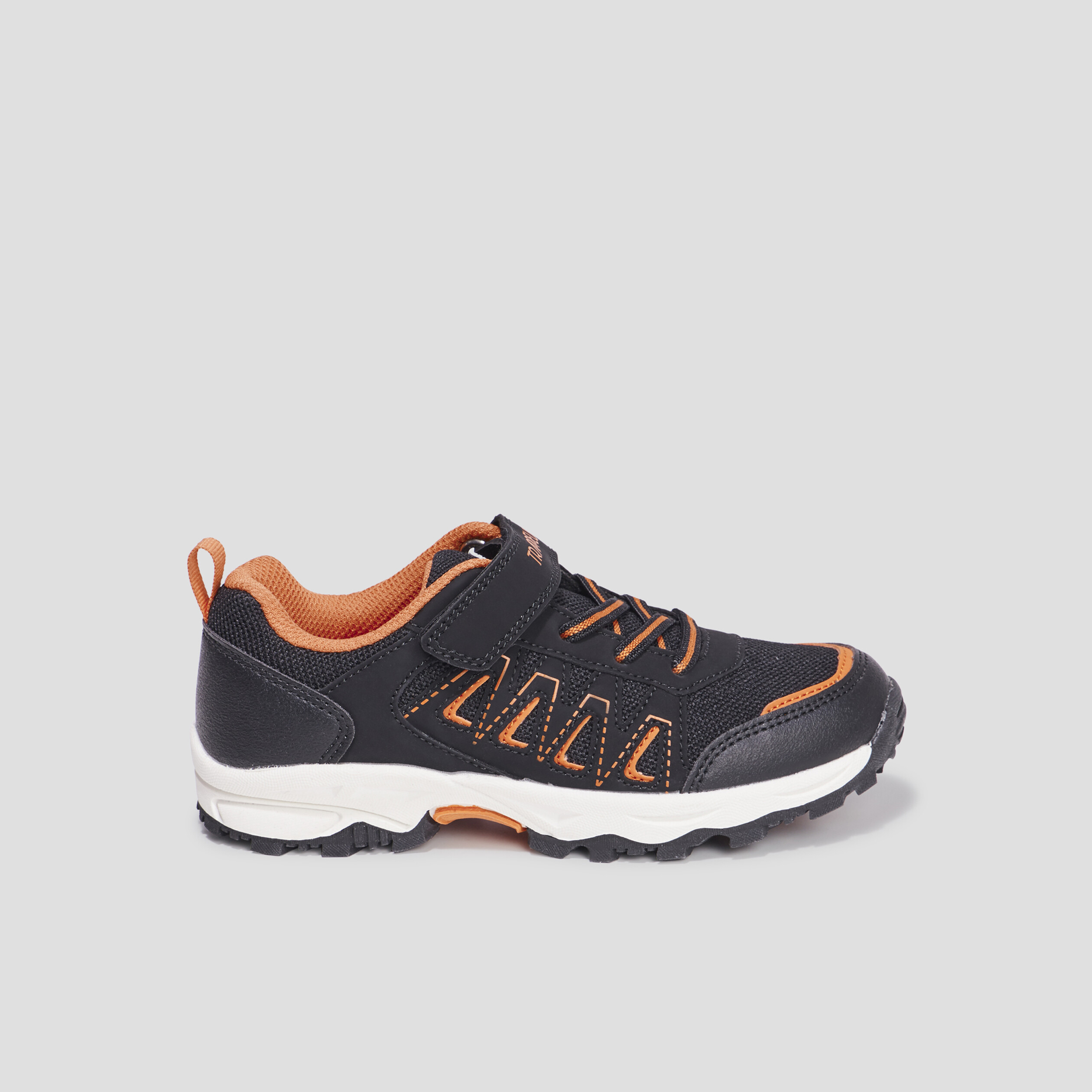 Baskets running scratchs Trappeur Rapen noir garçon | La Halle