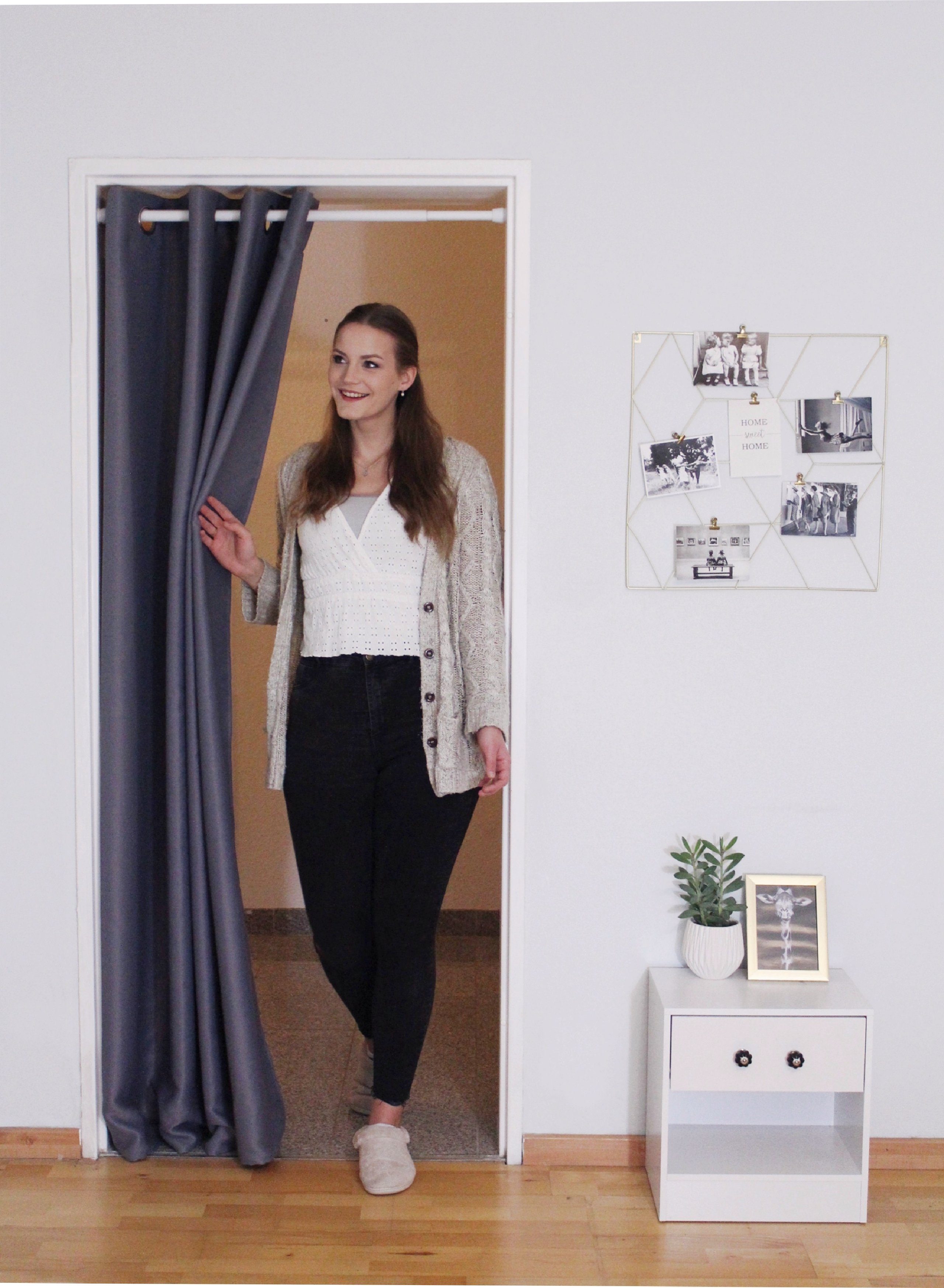 Türvorhang mit Stange weiß 70-120 cm Thermo Vorhang ohne Bohren, blickdicht, tinycurtains, Ösen, verdunkelnd, Polyester, grau Nebula, Türgardine mit Klemmstange Raumtrenner Vorhang Tür