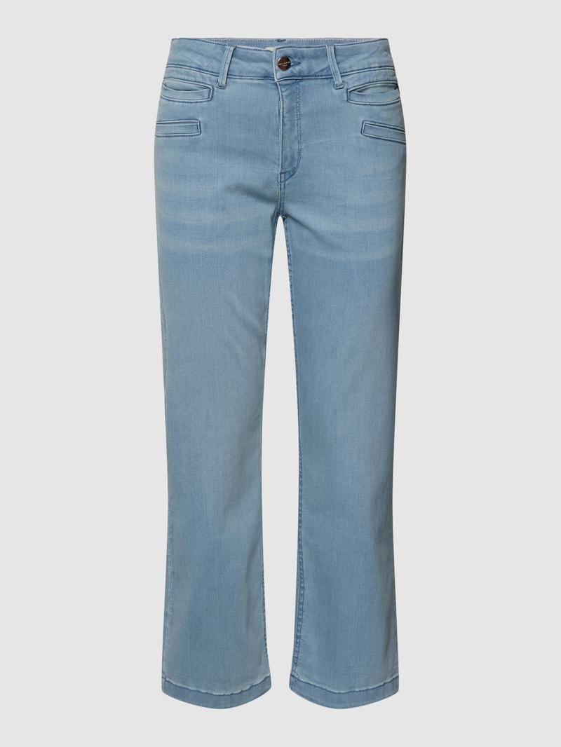 Jeans mit Label-Patch in hellblau