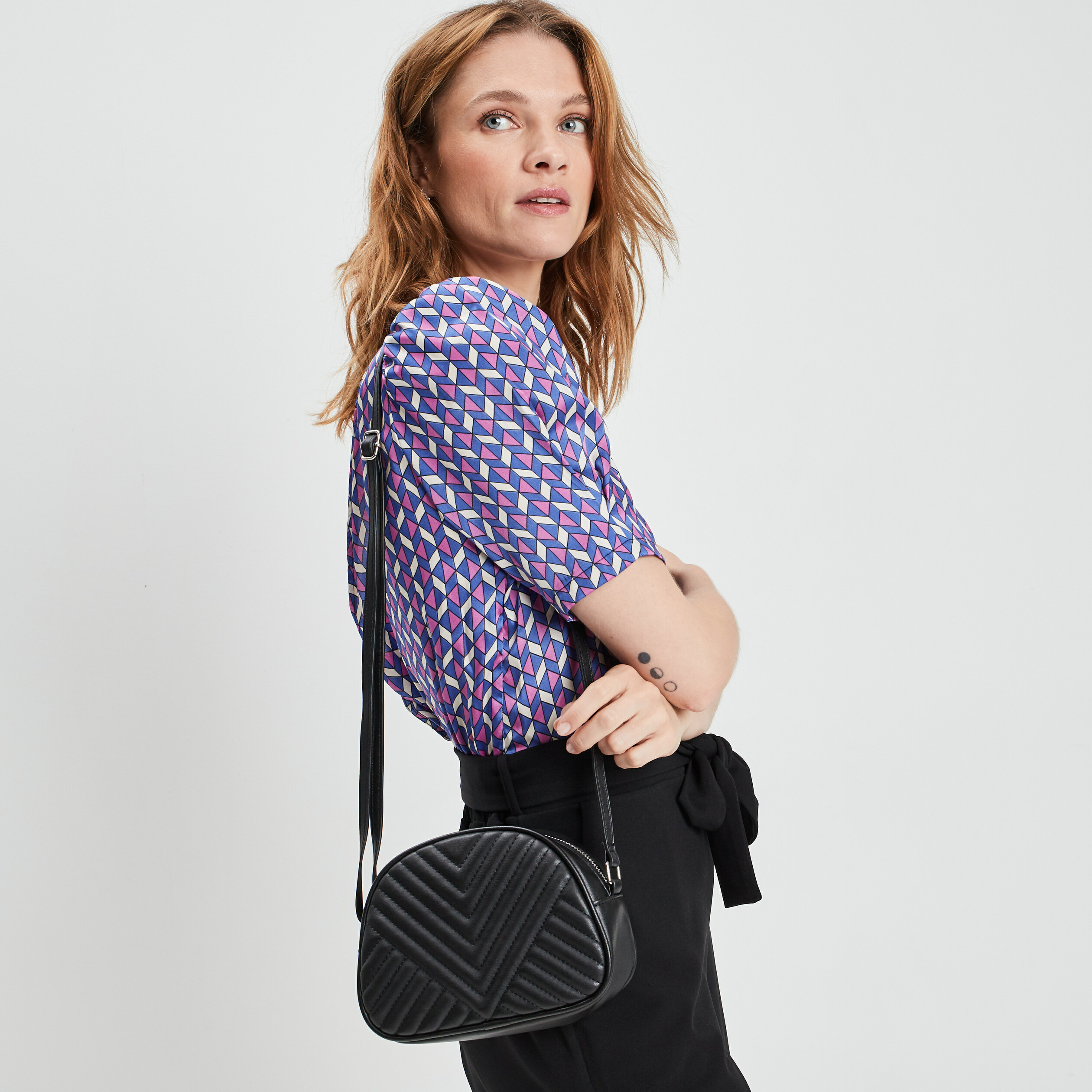 Sac bandoulière matelassé noir femme | La Halle