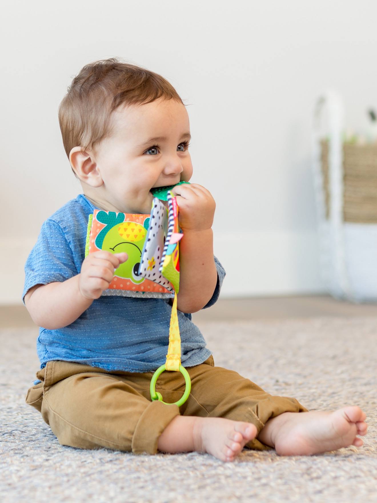 Livre en tissu INFANTINO multi couleurs