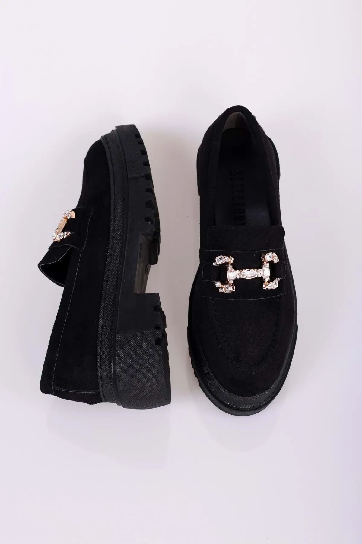 Shoeberry  Damen-Loafer Lucie aus schwarzem Wildleder mit Steinschnalle