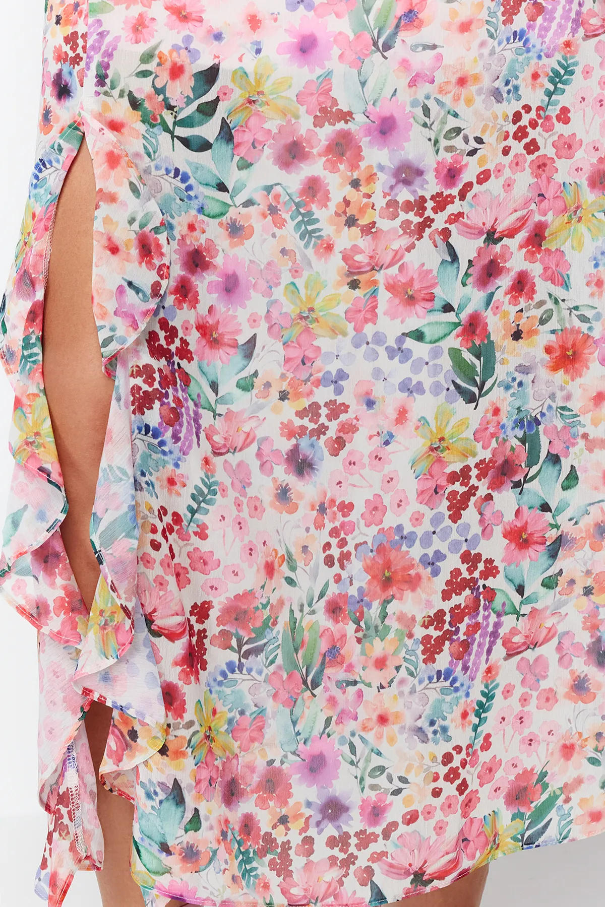 Trendyol Collection  Rosafarbenes, mit Chiffon gefüttertes Maxi-Webkleid mit Rüschen TWOSS24EL00149