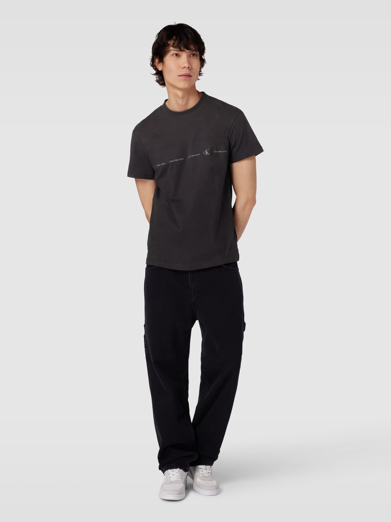 T-Shirt mit Logo-Print in black