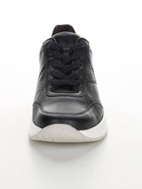 Schnürschuh