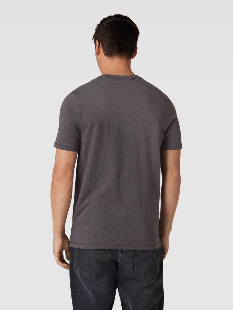 T-Shirt in melierter Optik mit Brusttasche in dunkelgrau