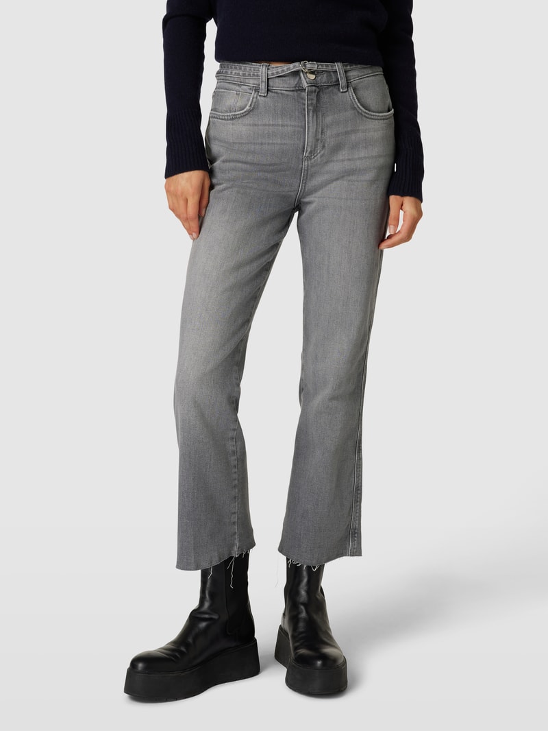 Jeans mit Label-Patch in hellgrau