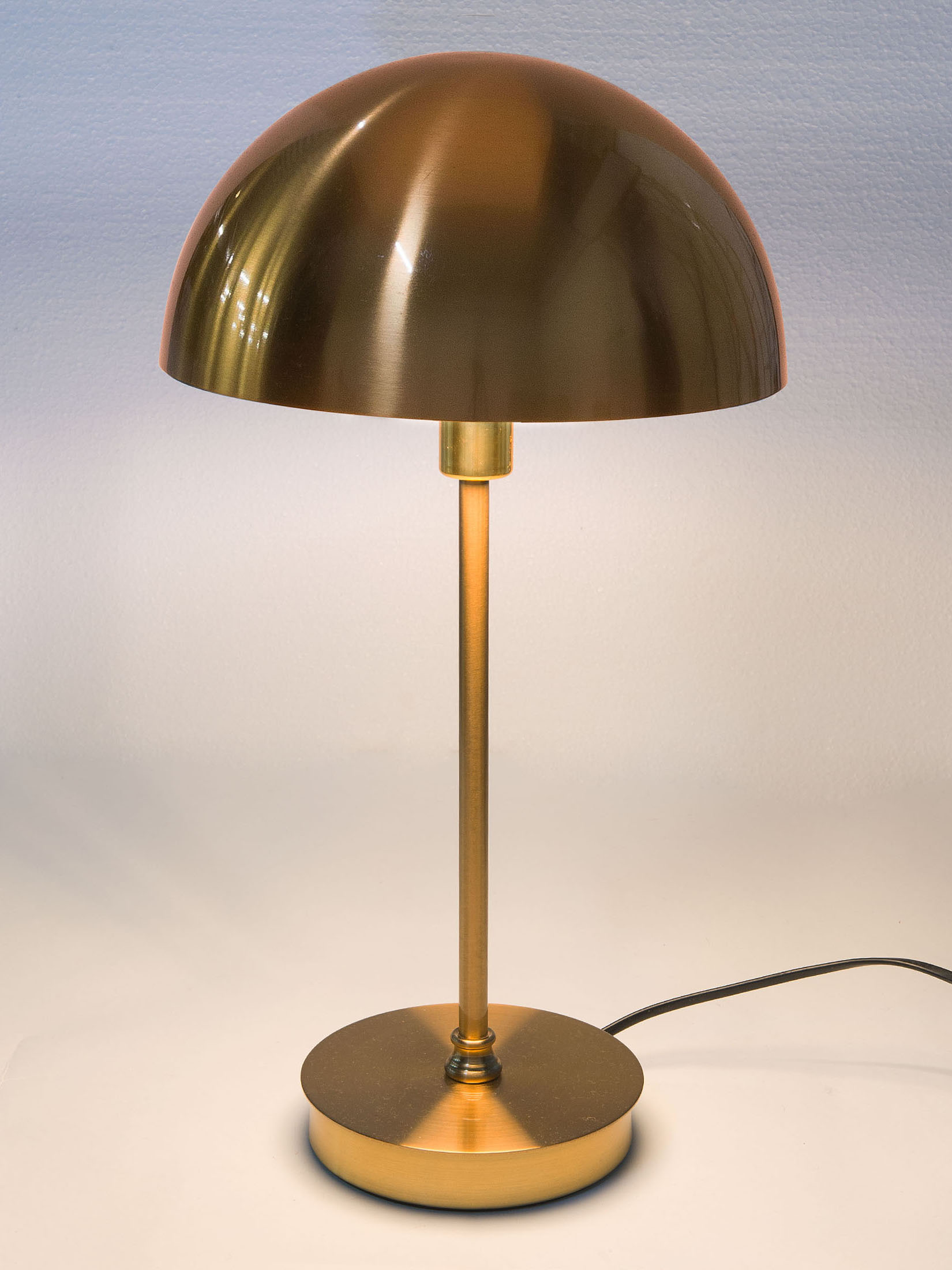 Minimalist Tischleuchte, Gold