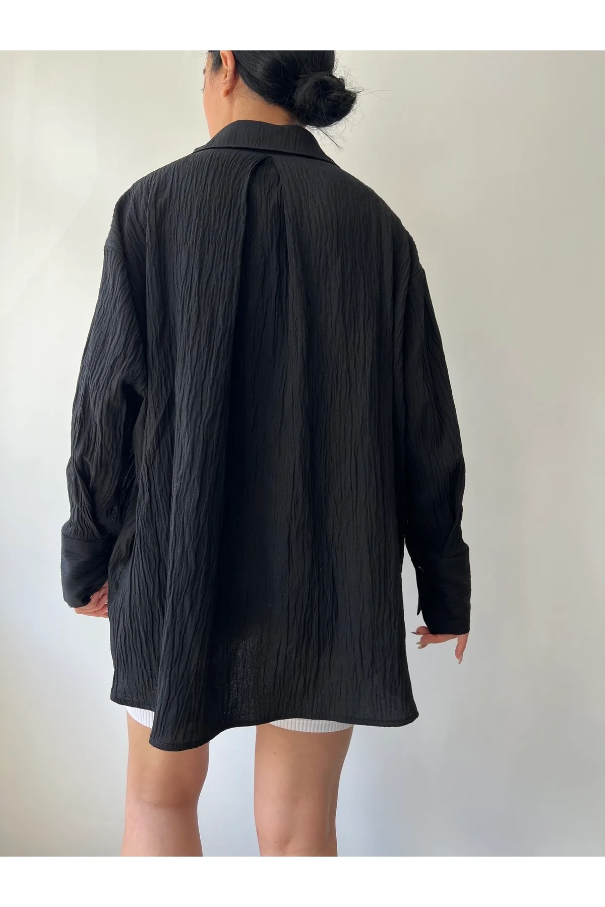 MAİ COLLECTİON  Schwarzes Oversize-Hemd für Damen von Durres