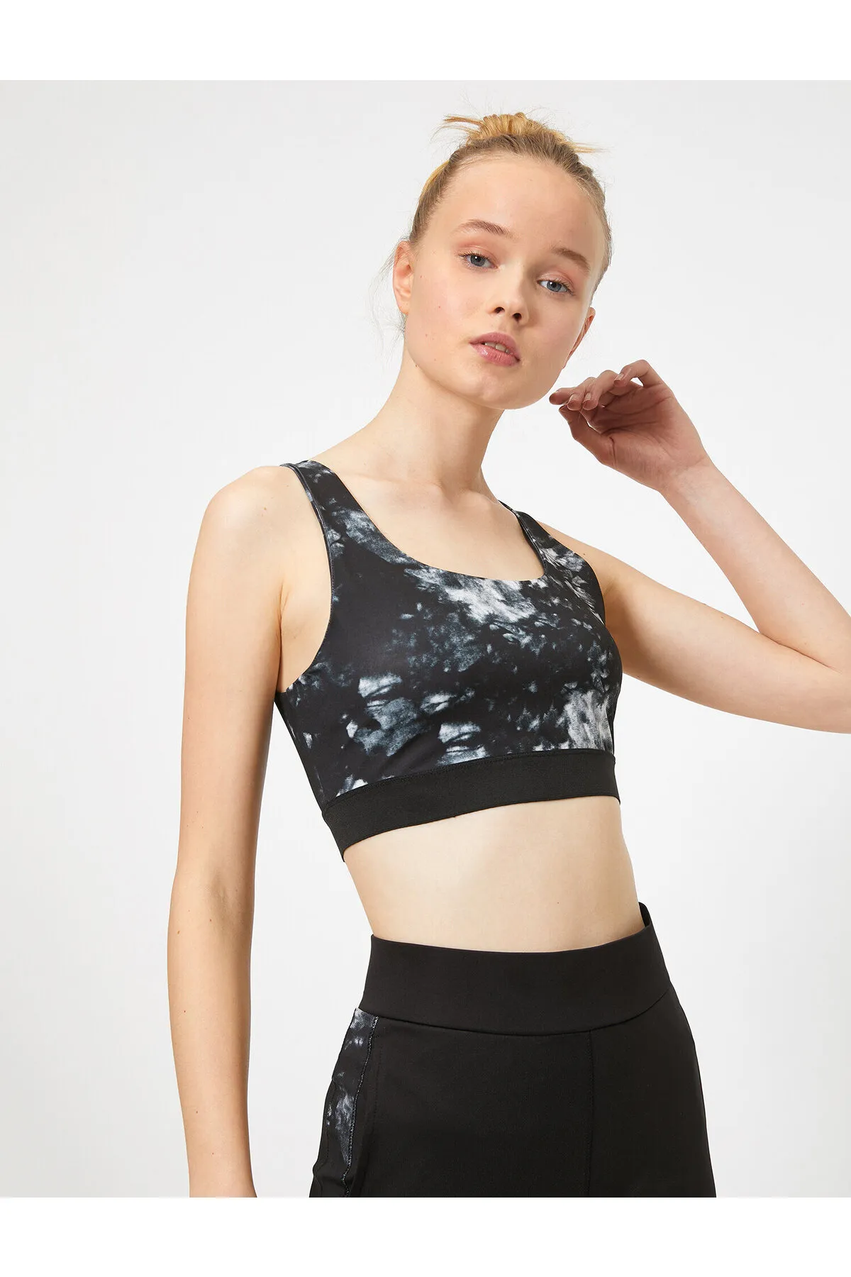 Koton  Schwarz gemusterter Sport-BH für Damen 0YAK32640NK