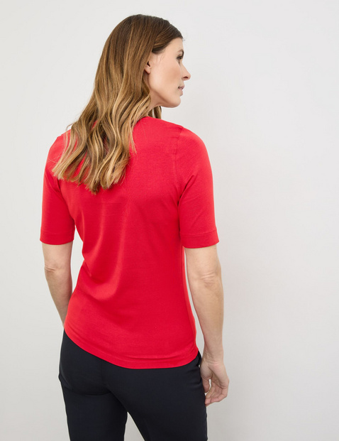Nachhaltiges T-Shirt mit satiniertem Ausschnitt