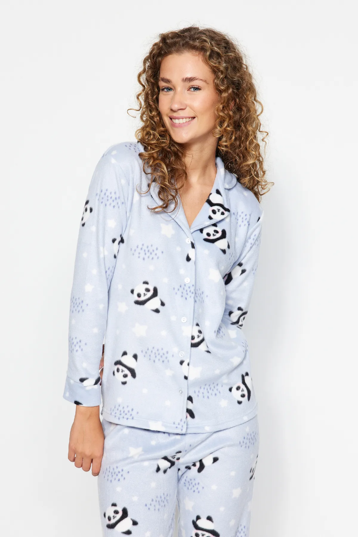Trendyol Collection  Blaues Pyjama-Set aus Fleece-Strick mit Panda-Muster THMAW22PT0359