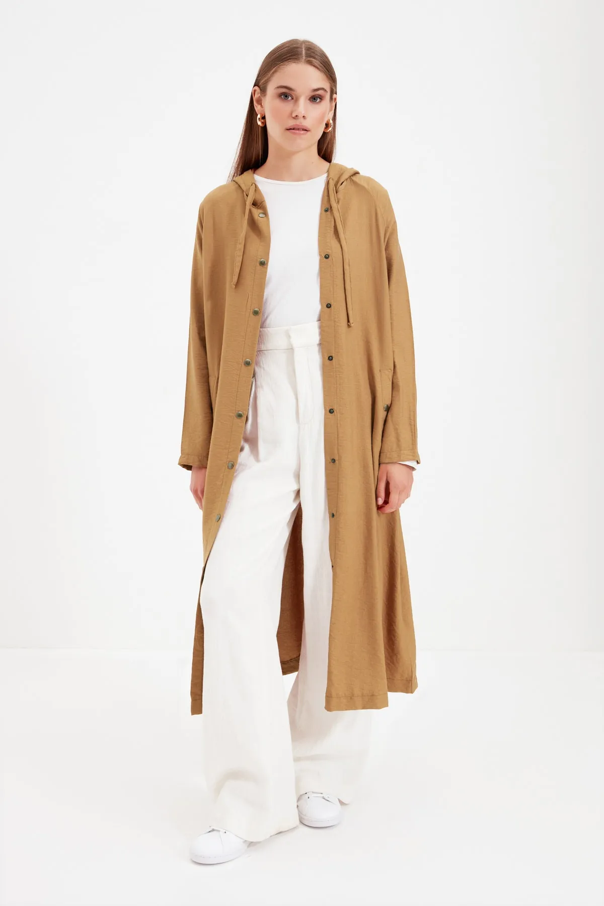 Trendyol Modest  Gewebte Kappe mit offenem Kachel-Druckknopf und Kapuze & Ferace TCTSS21KF0002
