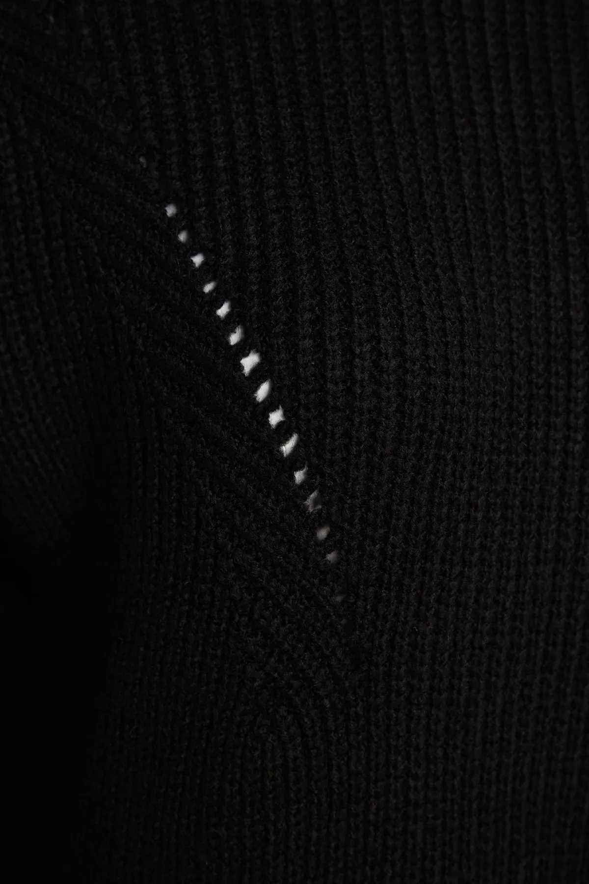 Trendyol Collection  Schwarzes Mini-Strickkleid mit hohem Kragen TWOAW24EL00058