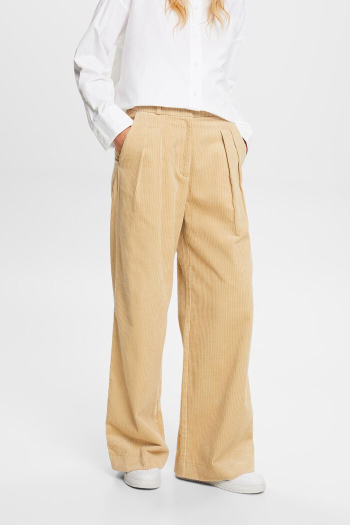 Cordhose mit weitem Bein und mittelhohem Bund