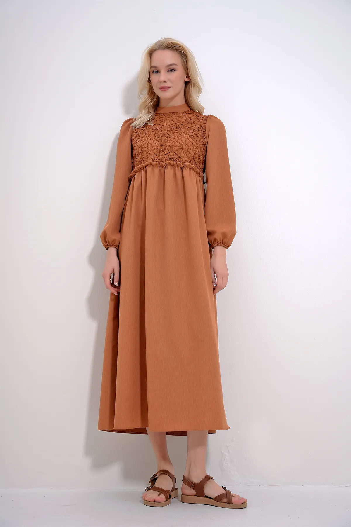 Trend Alaçatı Stili  Kleid - Braun - Midi