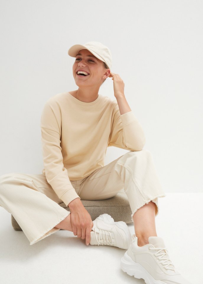 Oversize Sweatshirt mit Schlitzdetail