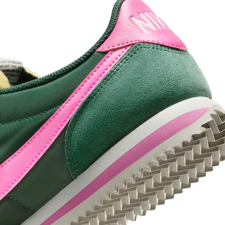 NIKE Wmns Cortez TXT fir/pinksicle/sail/team orange