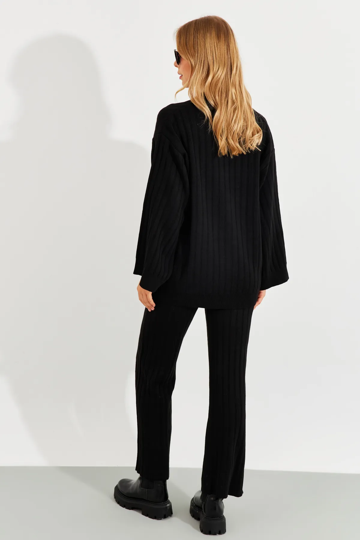 Cool & Sexy  Schwarzes Strickset für Damen, Oberteil und Unterteil YZ03