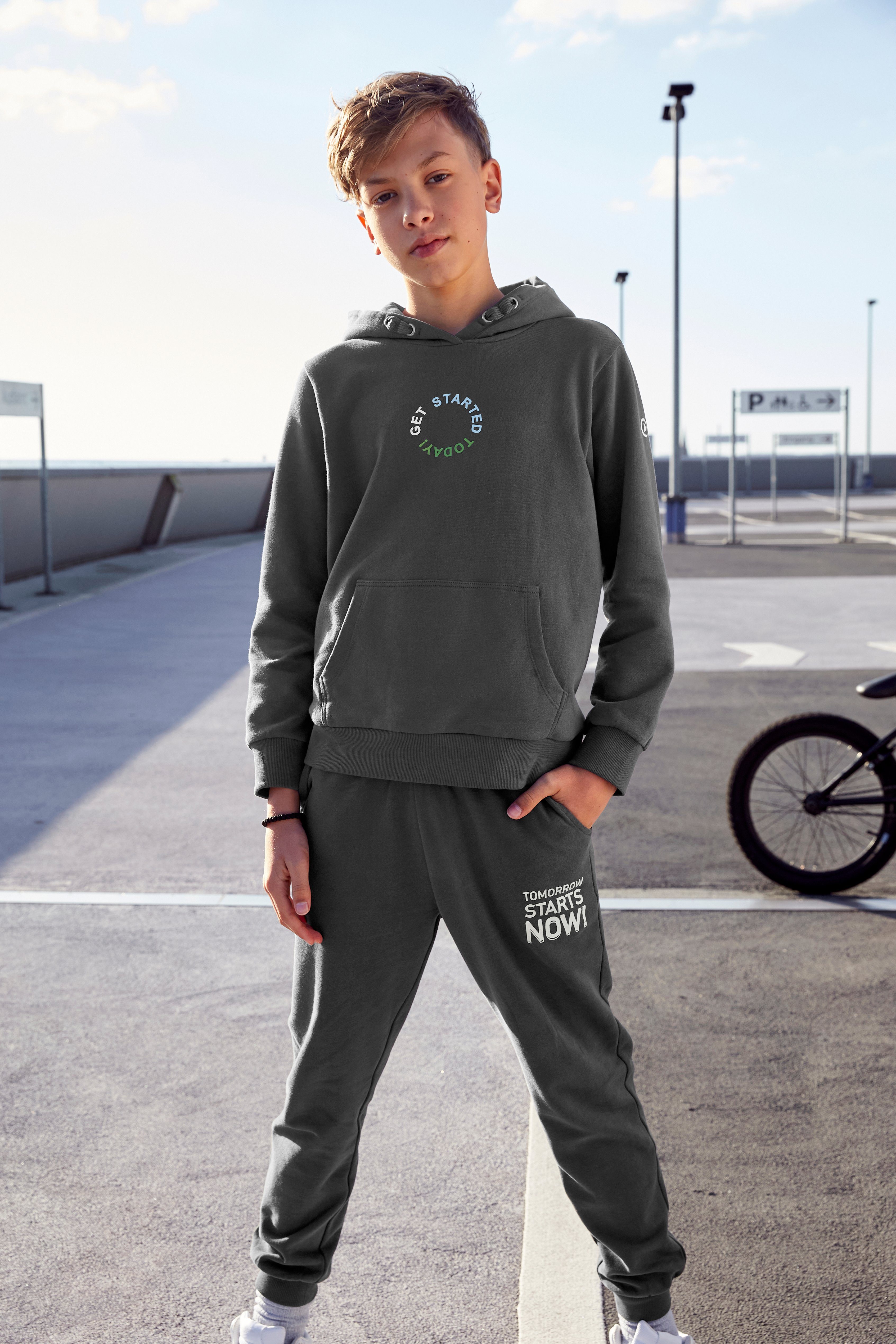 KIDSWORLD Kapuzensweatshirt GET STARTED TODAY!