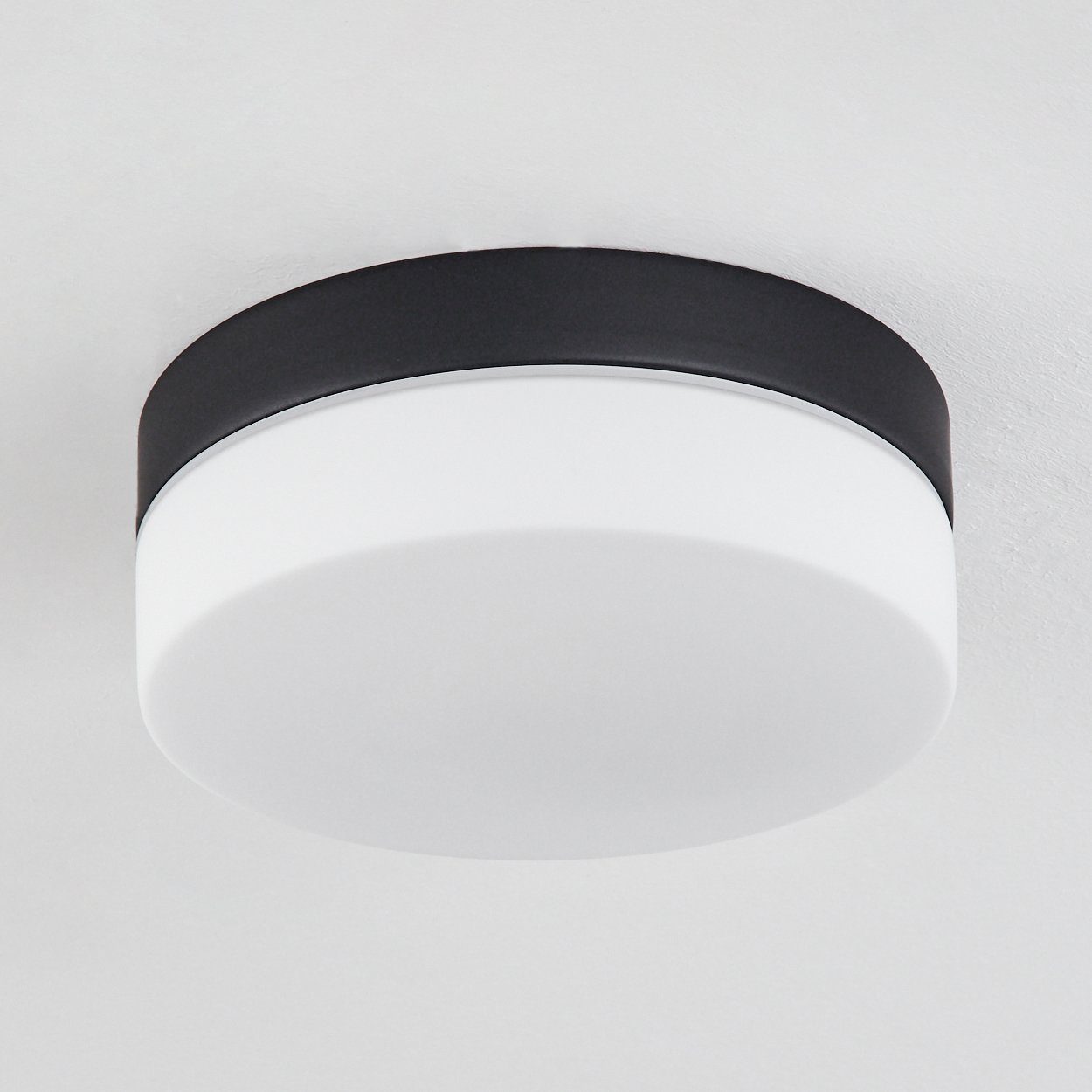 hofstein Deckenleuchte Sospirold aus Aluminium/Glas in Schwarz/Weiß, ohne Leuchtmittel, runde Deckenlampe, E27, IP44