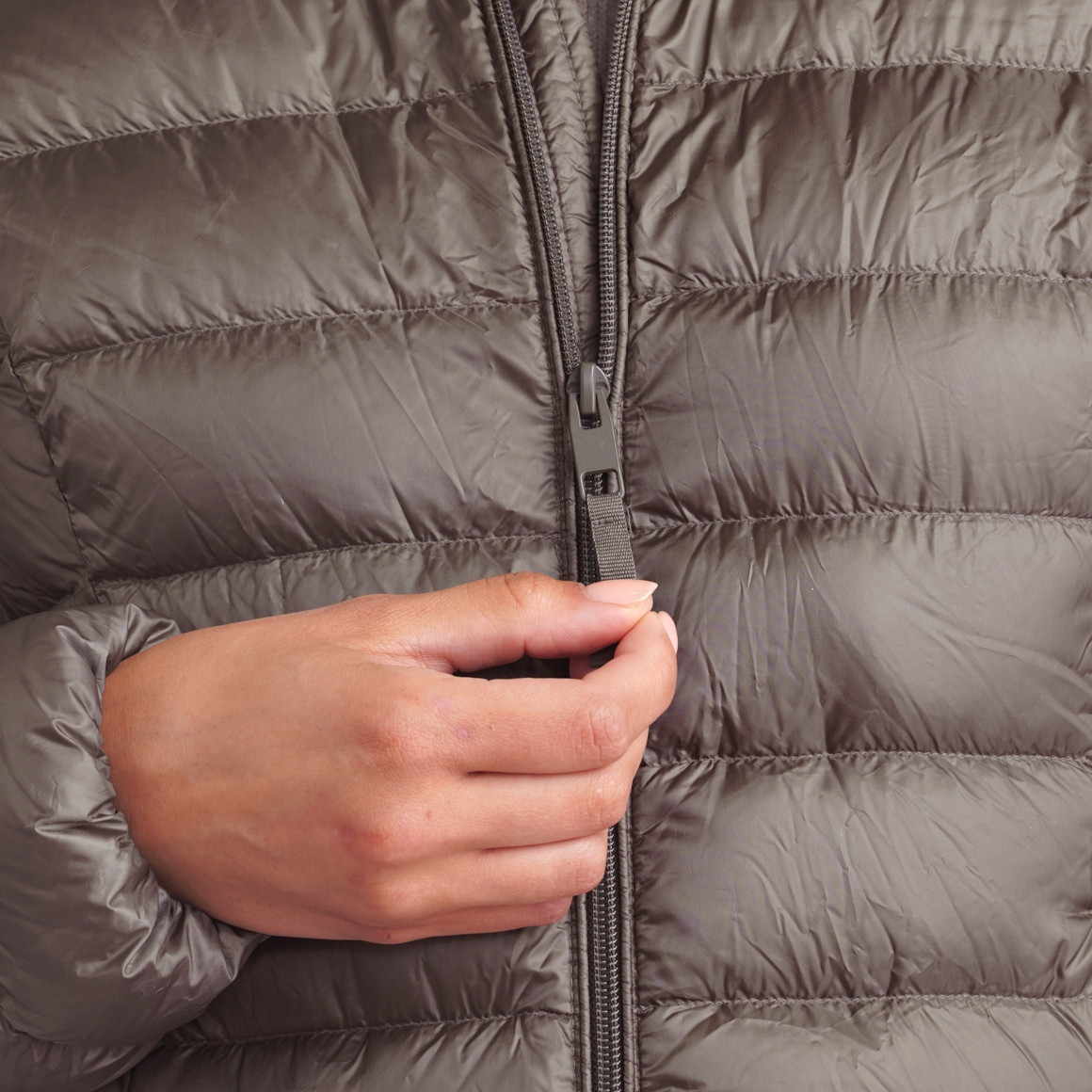 Damen Soft-Daunenjacke mit Kapuze