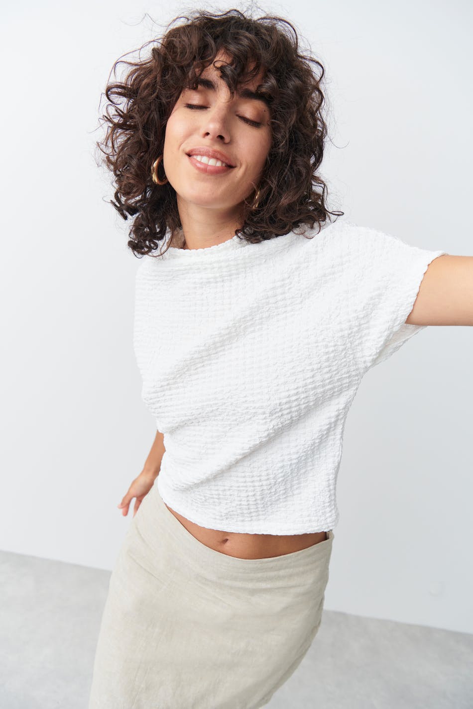 Structure funnel neck top