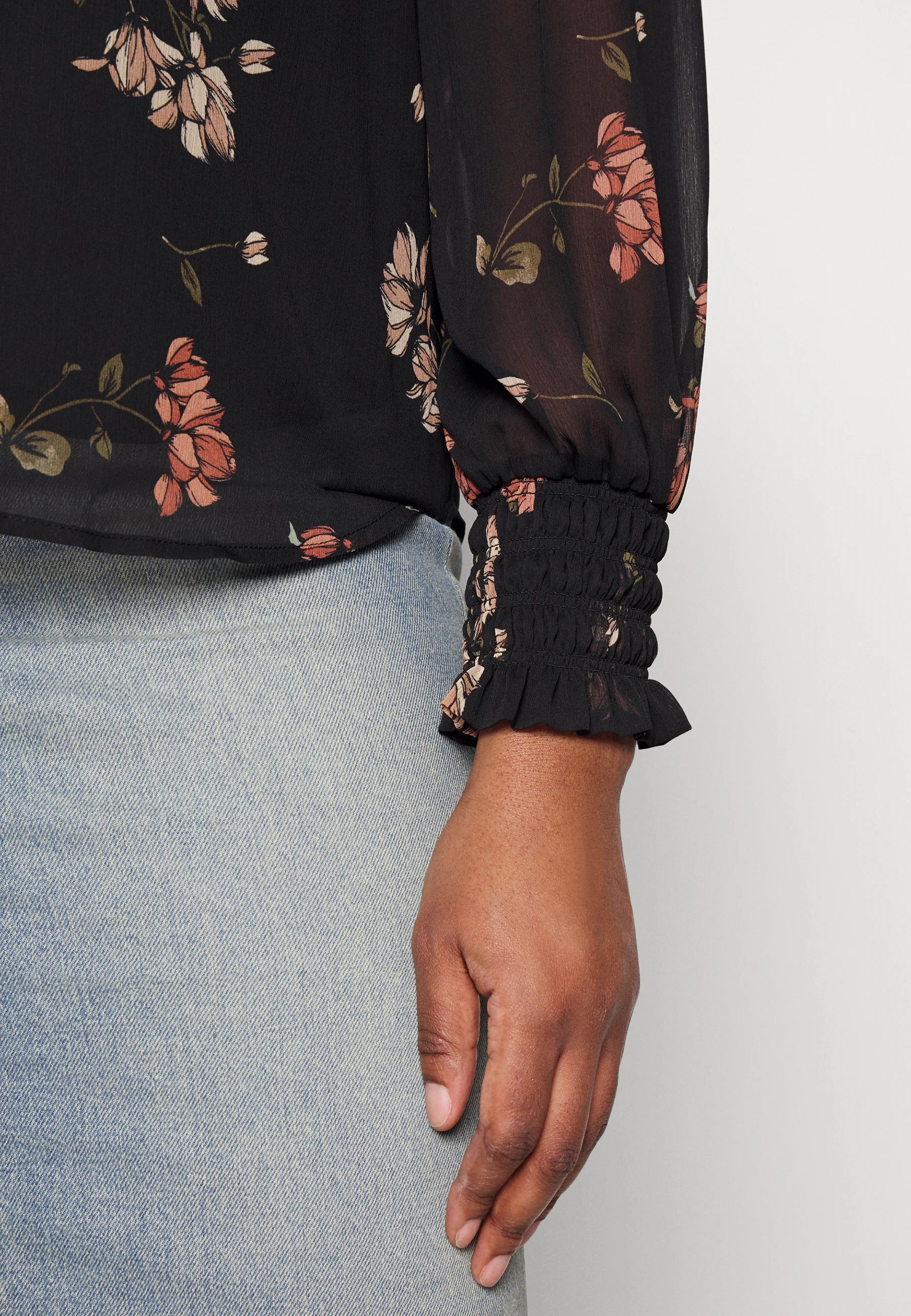 Vero Moda Curve VMSMILLA - Blusa