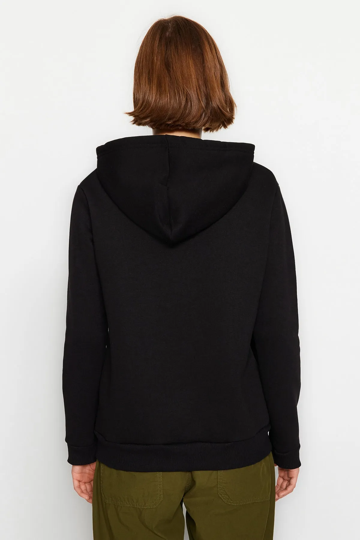 Trendyol Collection  Schwarzes, dickes Innenfleece-Sweatshirt mit normaler/normaler Passform und Kapuze mit Reißverschluss TWOAW21SW0836