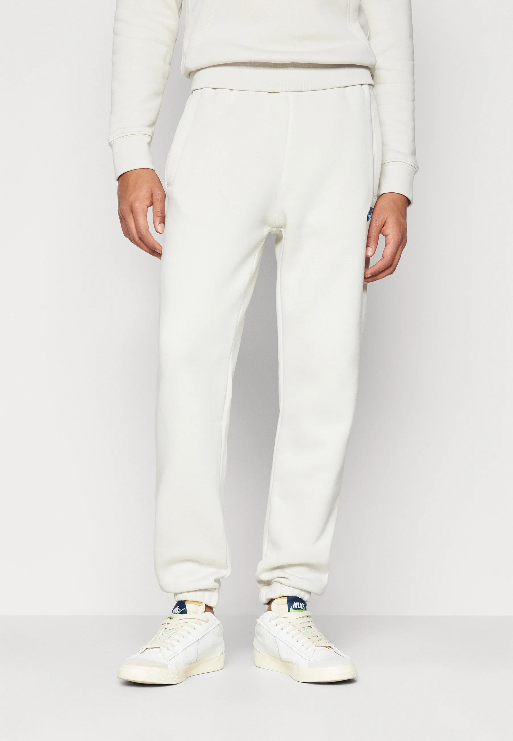 Nike Sportswear CLUB PANT - Pantalones deportivos
