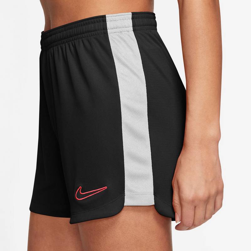 Nike Academy23 Fußballshorts Damen