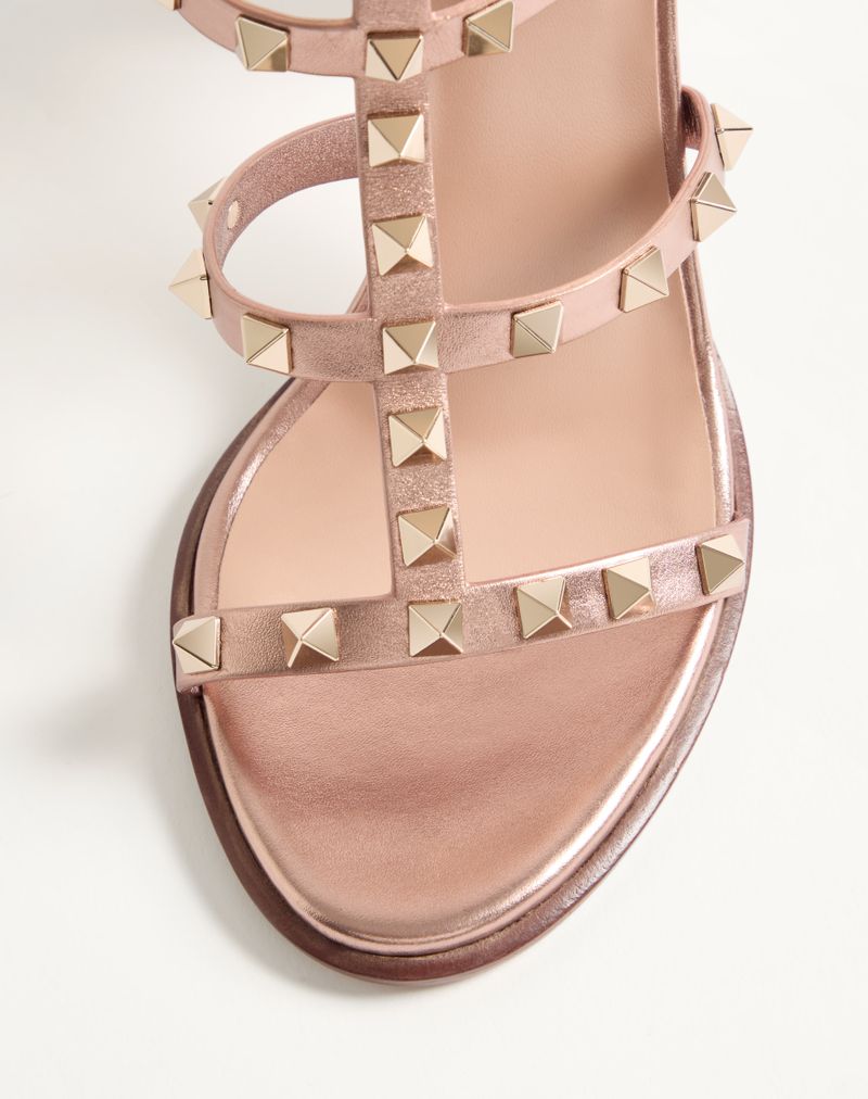 Sandália Rockstud em couro de bezerro laminado com tiras de 90 mm