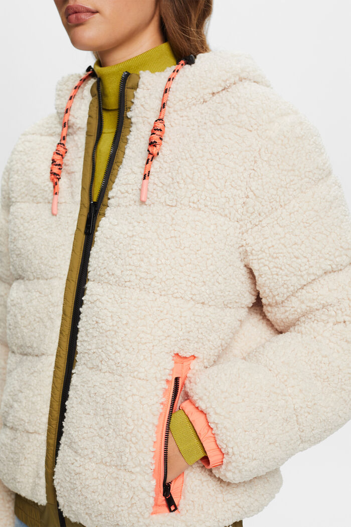 Recycelt: Wendbare Jacke mit Teddy-Webpelz