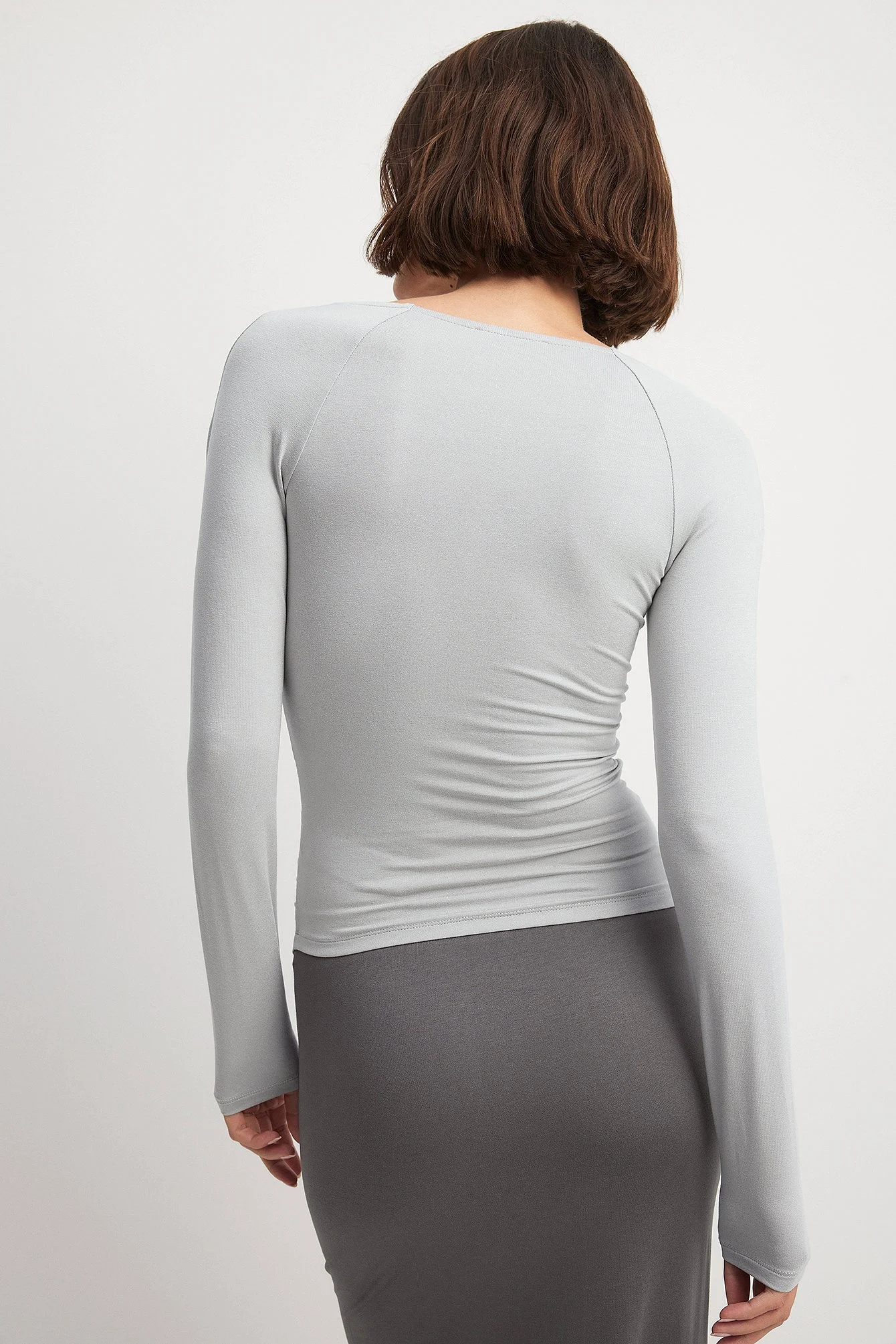 Soft Line Front Twist Long Sleeve Top
