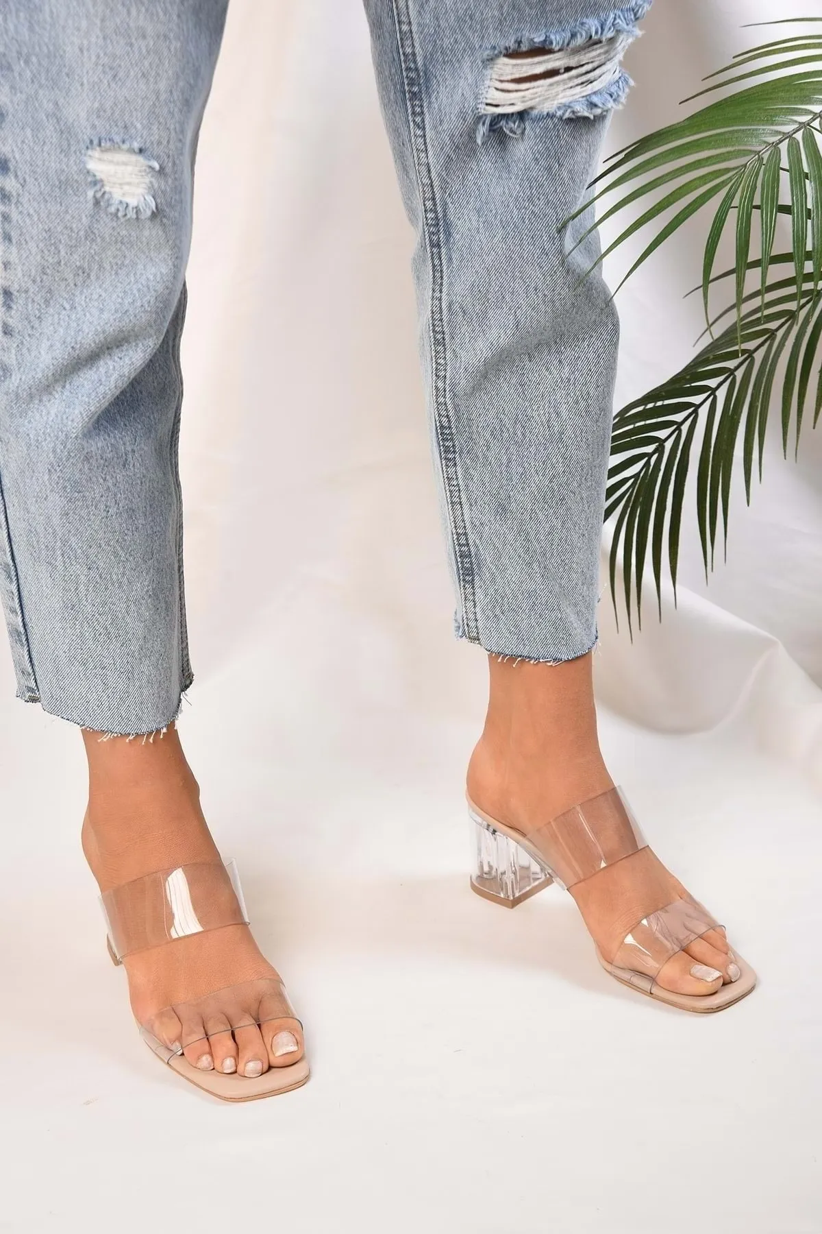 Shoeberry  Damen-Slipper „Juliette Skin“ mit transparentem Riemchen und Absatz