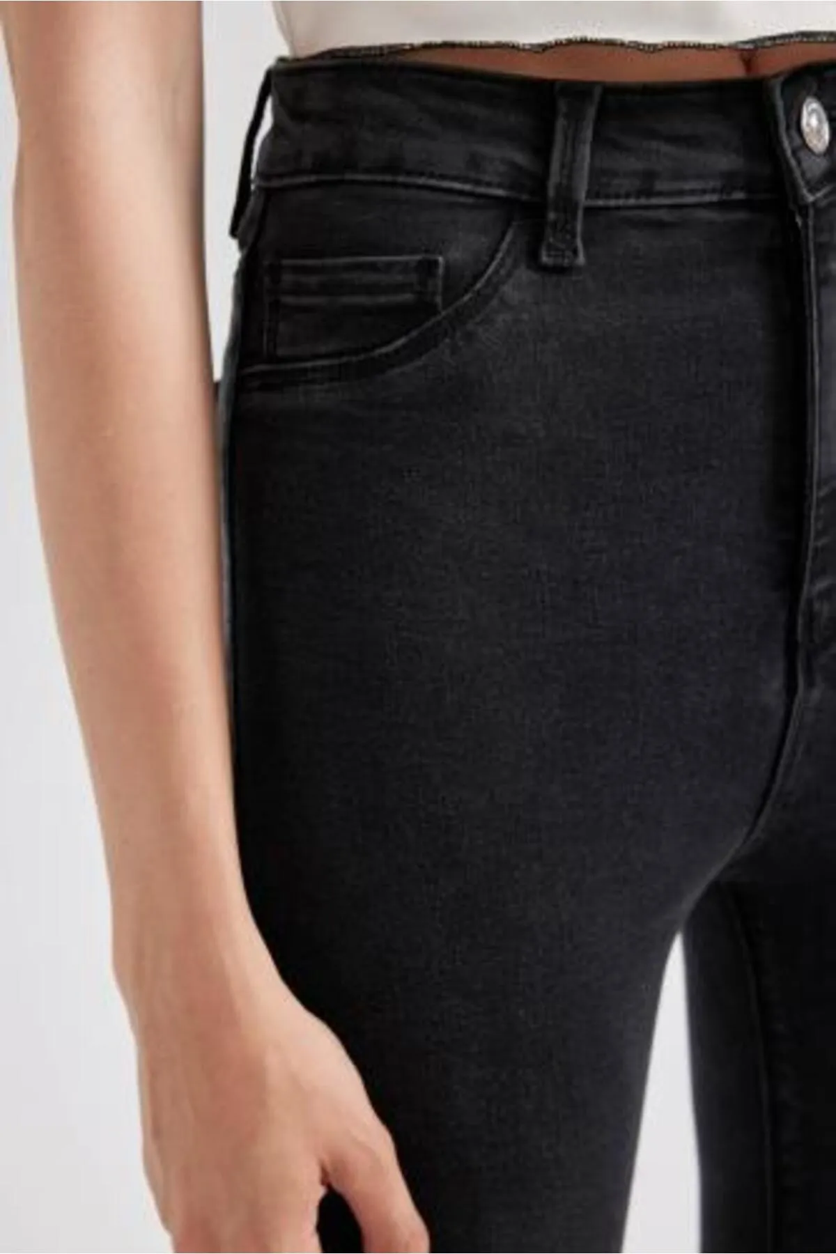 DeFacto  Jegging-Jeans mit hoher Taille, schmalem Bein und langer Länge A5819ax23au