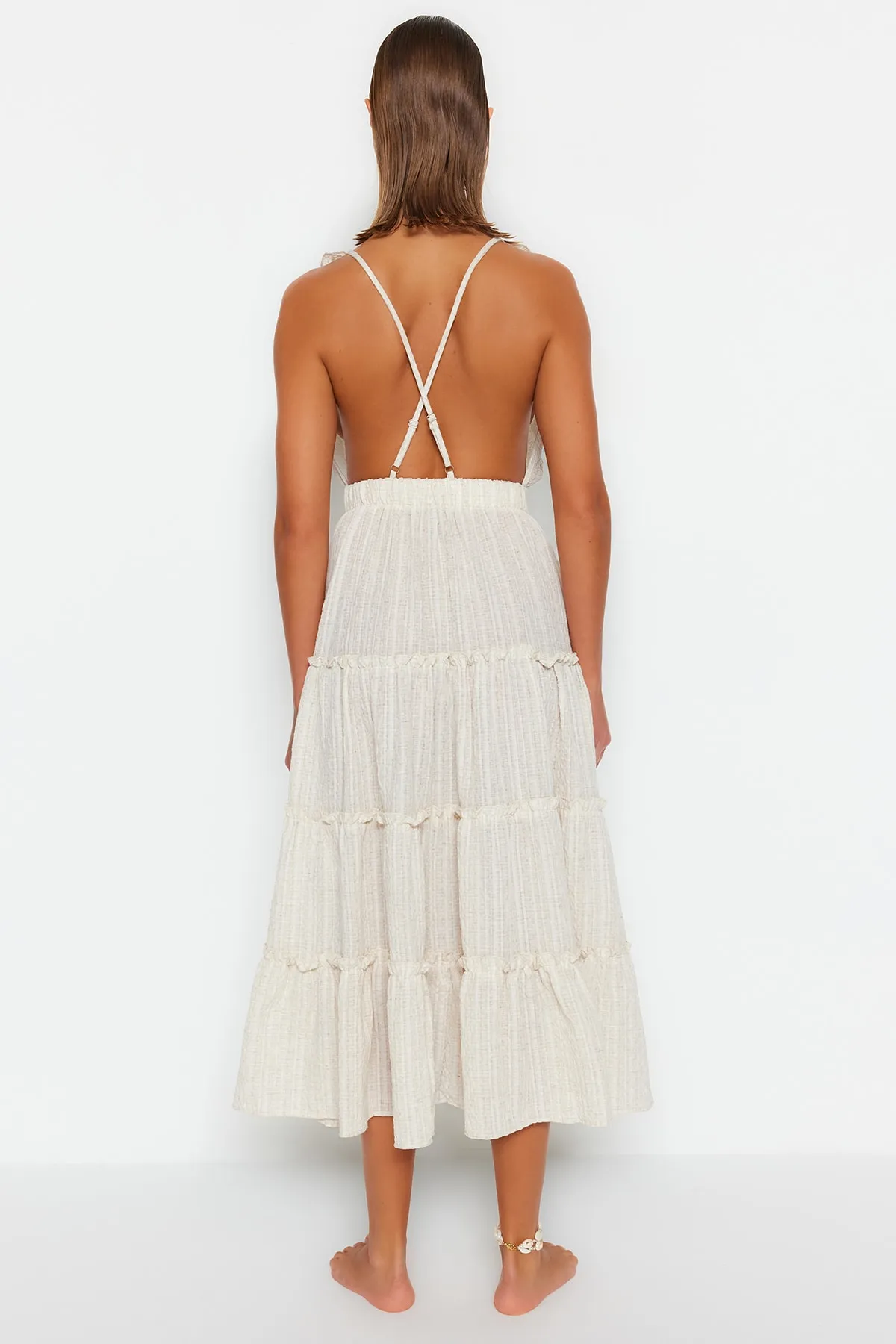 Trendyol Collection  Beiges Maxi-Strandkleid mit gewebten Rüschen TBESS23EL00281