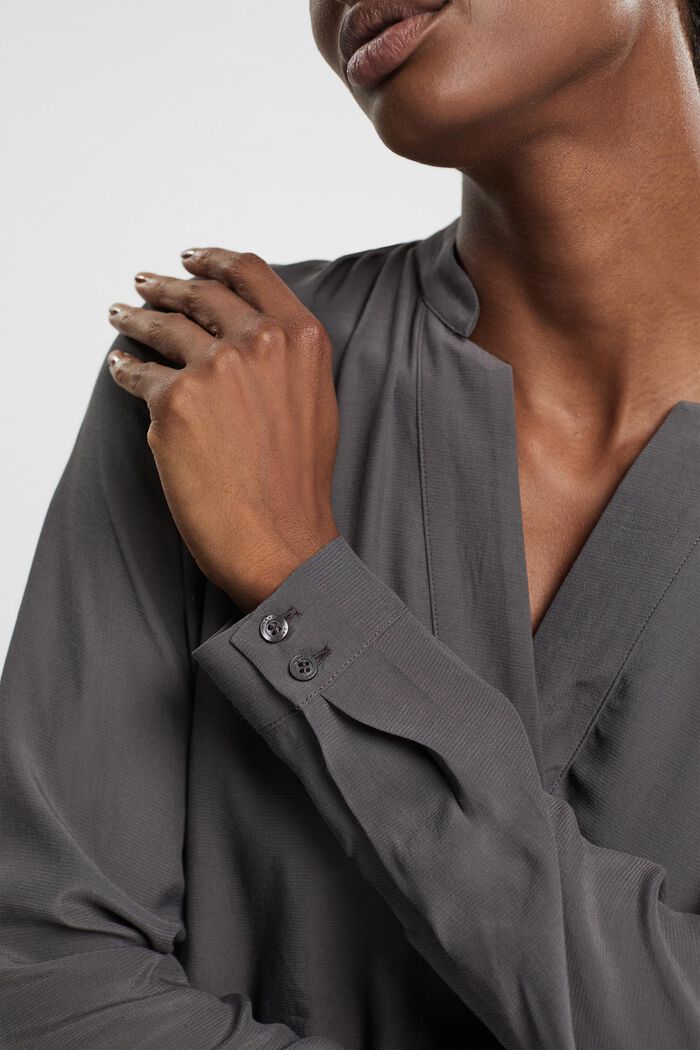 Bluse mit V-Neck, LENZING™ ECOVERO™