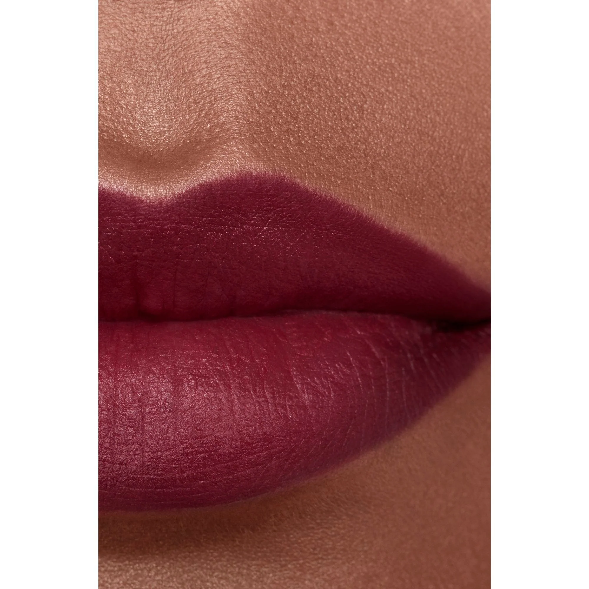 ROUGE ALLURE VELVET - EL LABIAL LUMINOSO Y TERCIOPELOSO