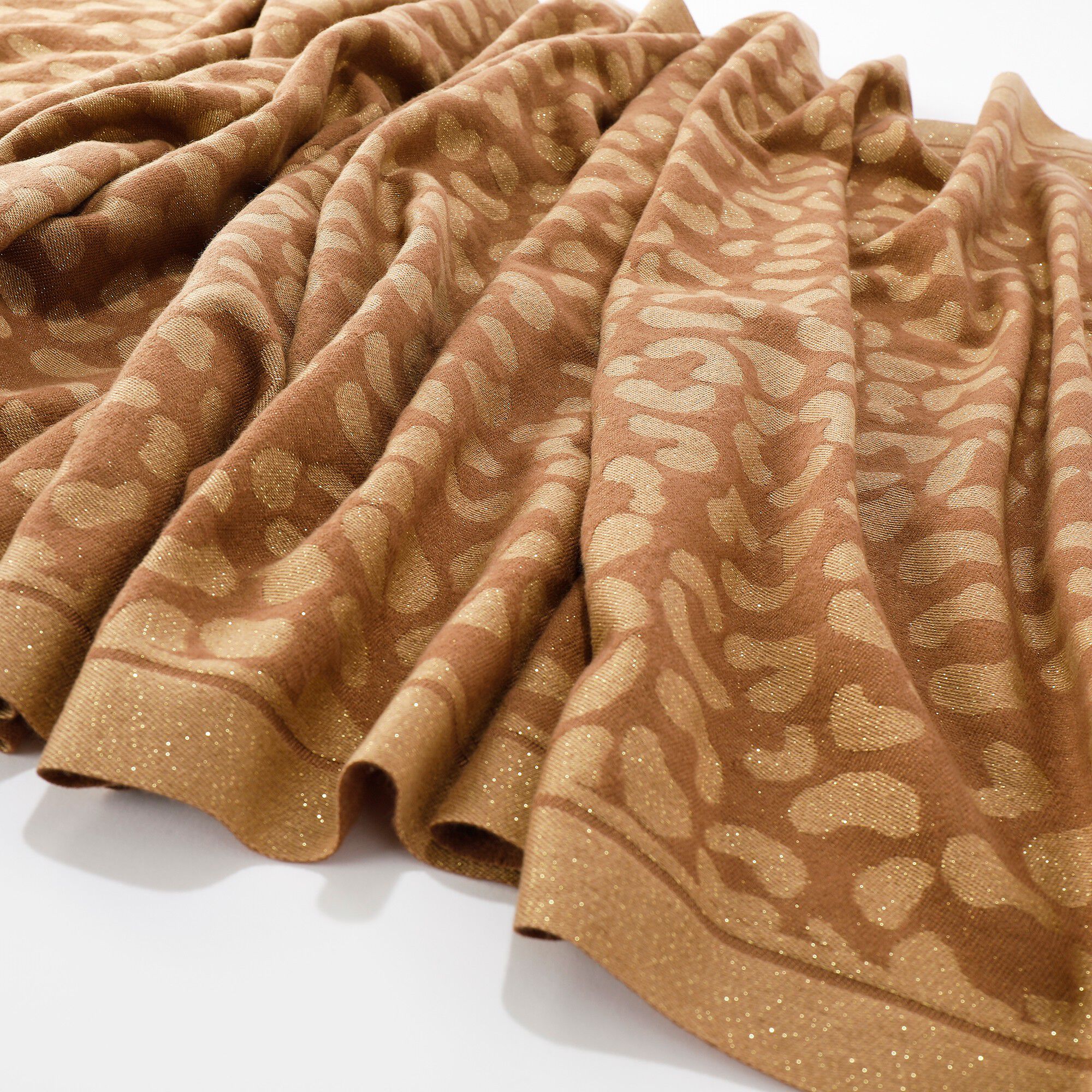 Echarpe motif peau de bête, fil brillant