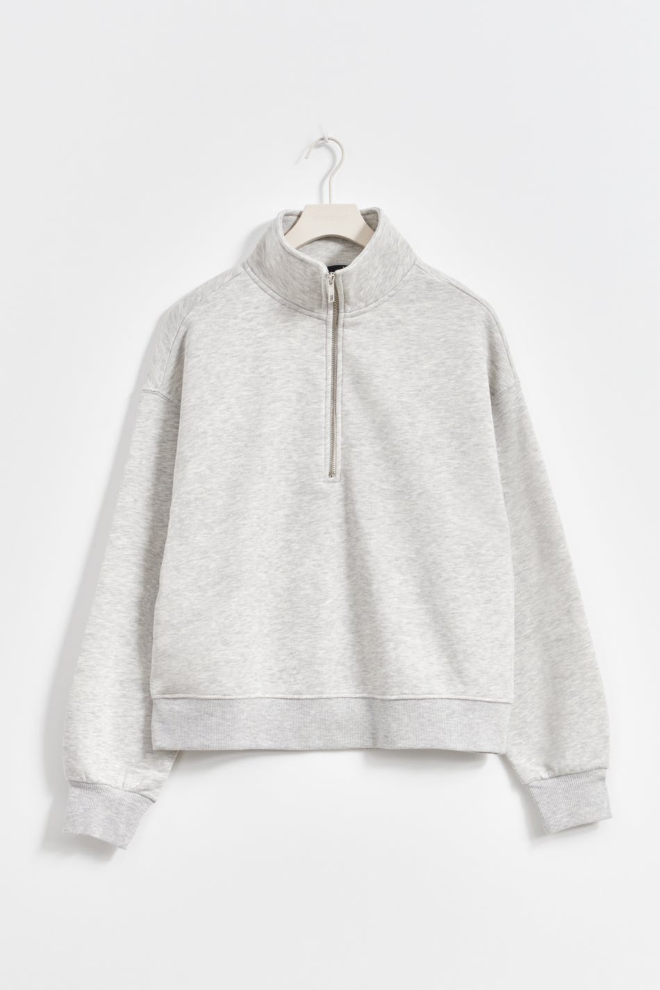 Zip sweater