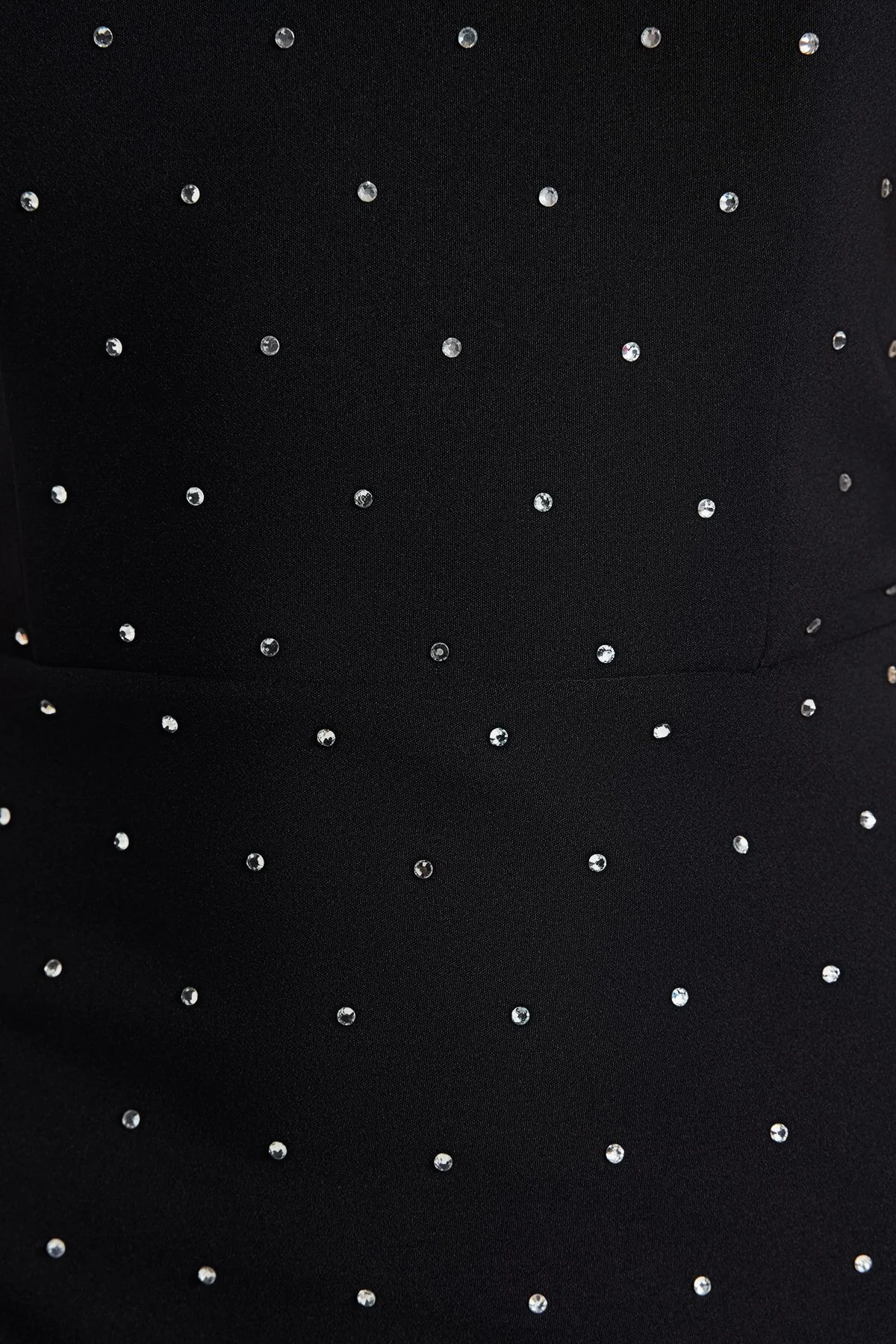 Trendyol Collection  Schwarzes, steinbedrucktes, trägerloses, elegantes Mini-Abendkleid TPRSS23EL00577