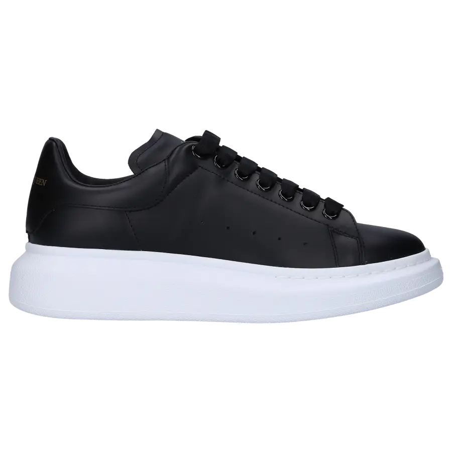 Alexander McQueen - Sneaker low LARRY Kalbsleder - schwarz